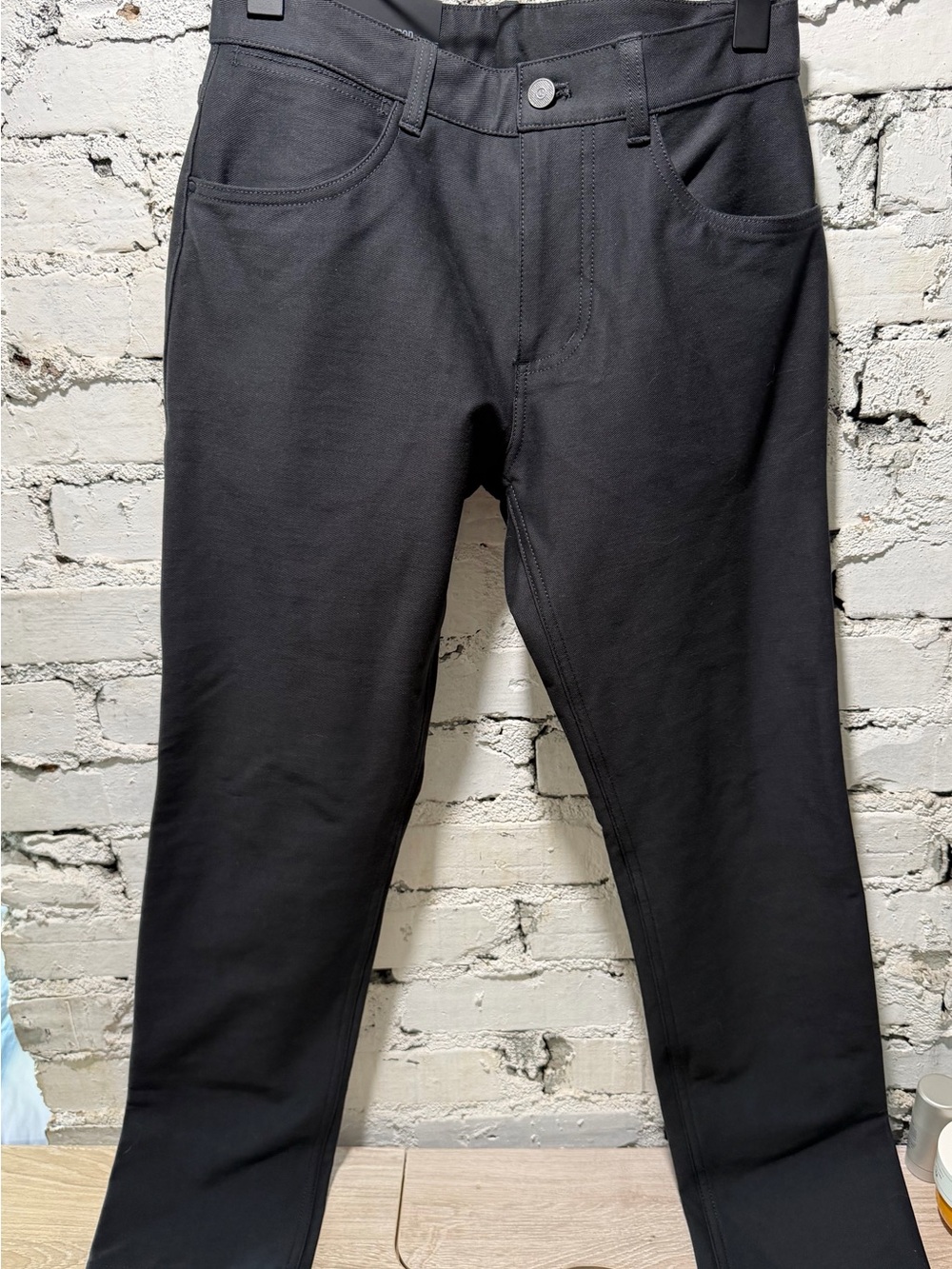 Lululemon Men’s Easy 5 Slim Straight